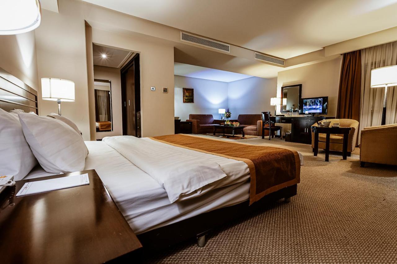 Monroe Hotel & Suites Manama Eksteriør bilde