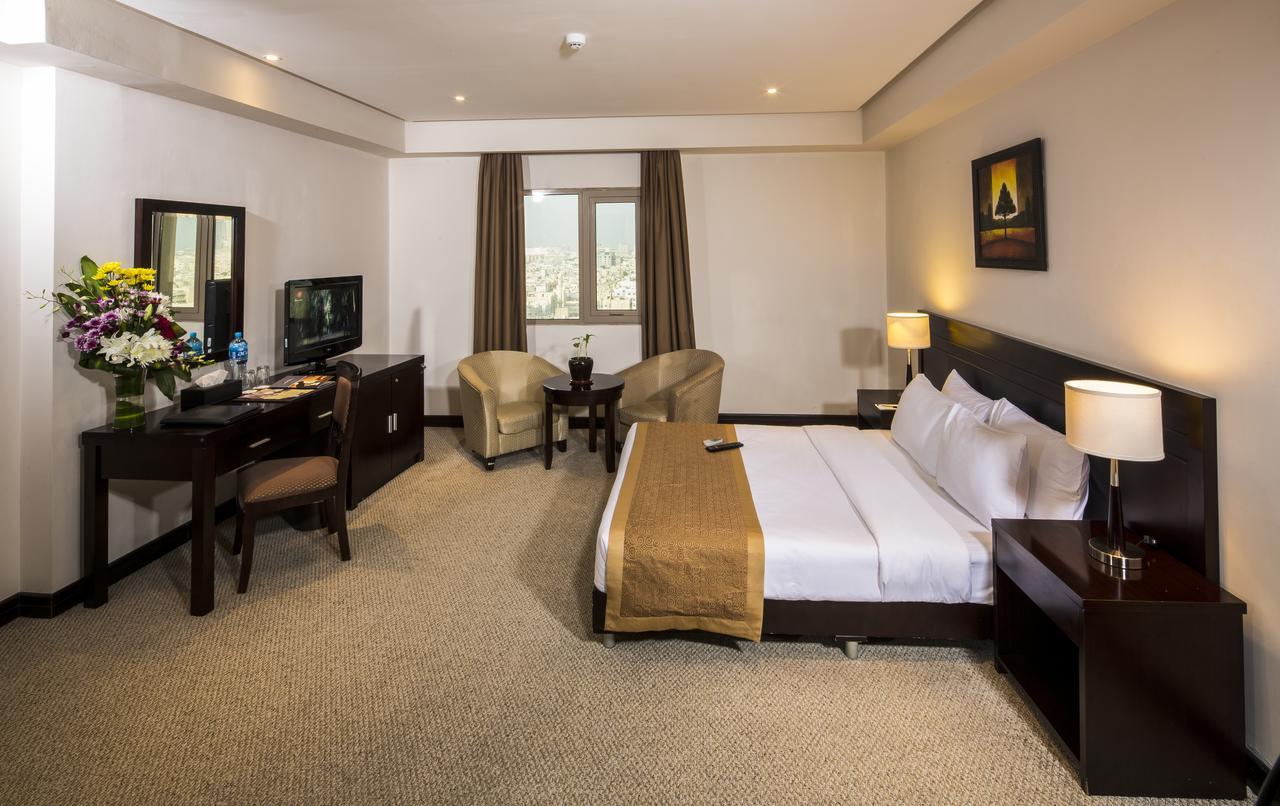 Monroe Hotel & Suites Manama Eksteriør bilde