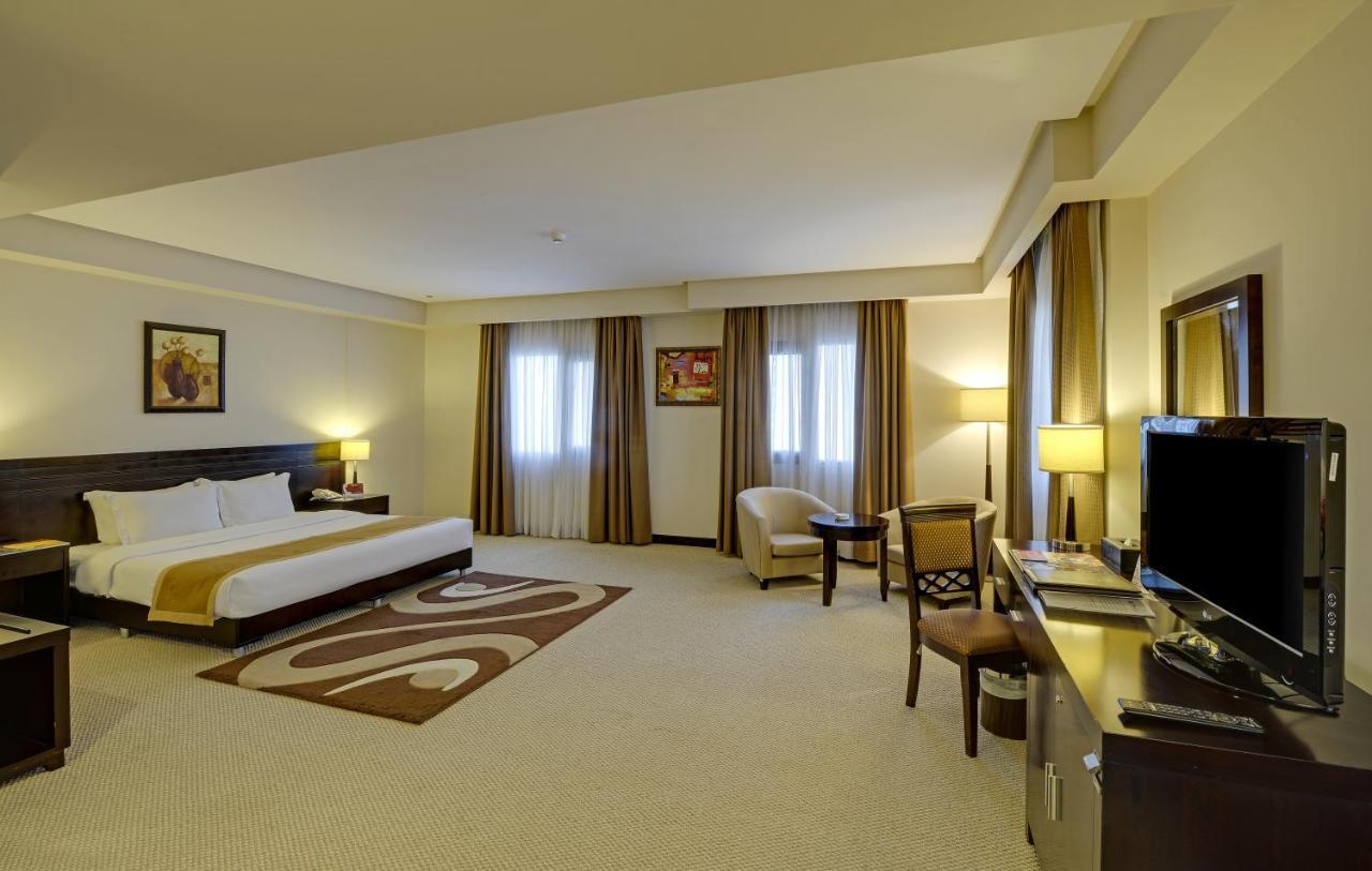 Monroe Hotel & Suites Manama Eksteriør bilde